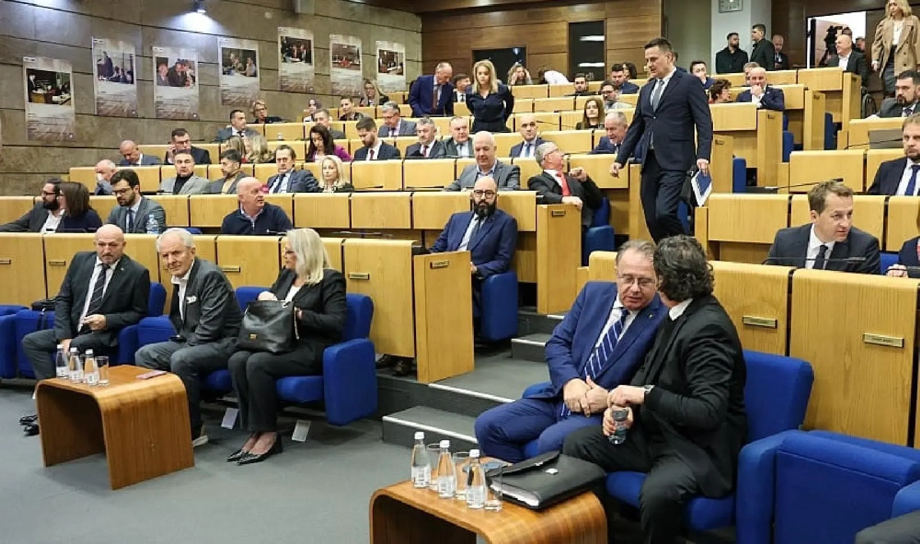 Raspala se federalna parlamentarna većina